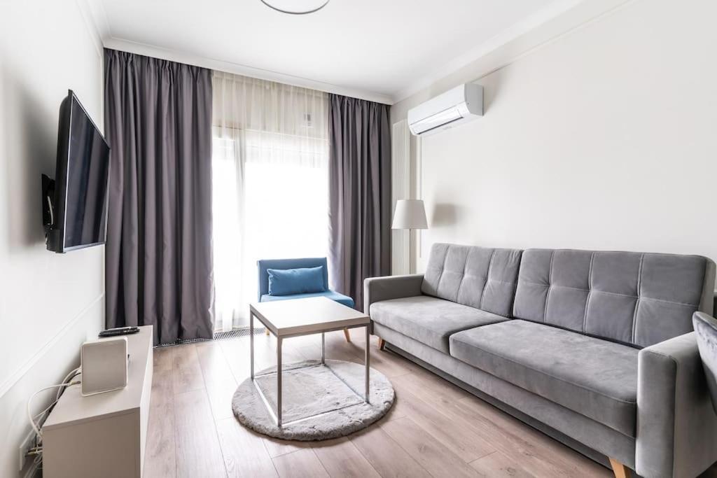 Chic & Luxury Apartment By Mennica Residence Varsovie Extérieur photo