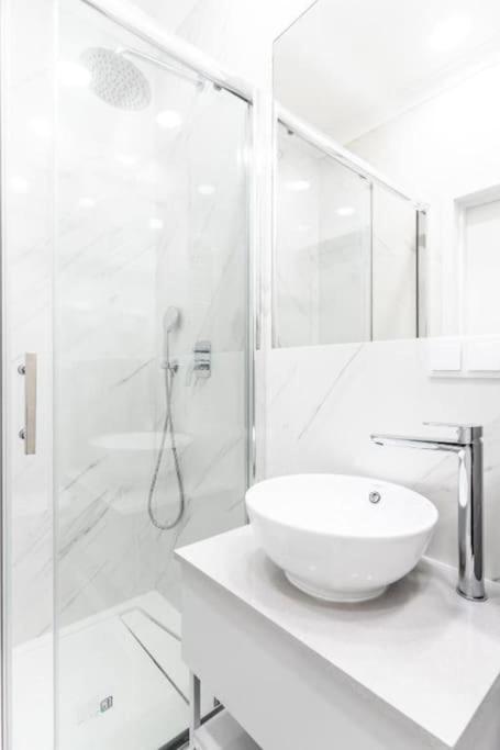 Chic & Luxury Apartment By Mennica Residence Varsovie Extérieur photo