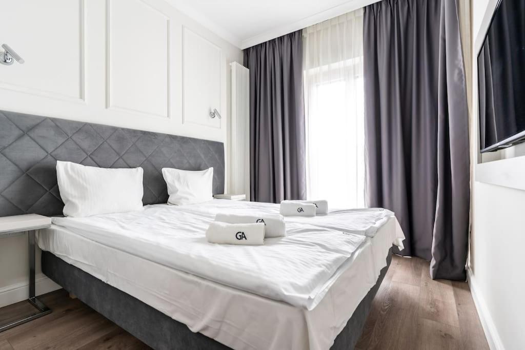 Chic & Luxury Apartment By Mennica Residence Varsovie Extérieur photo