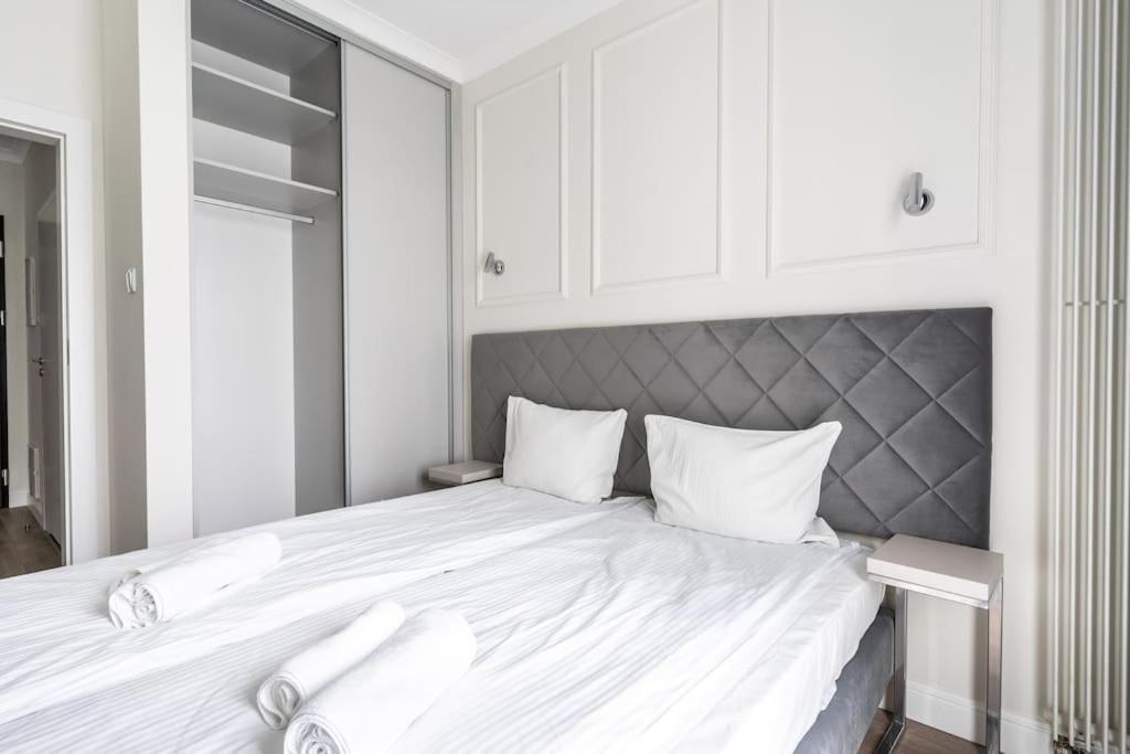 Chic & Luxury Apartment By Mennica Residence Varsovie Extérieur photo