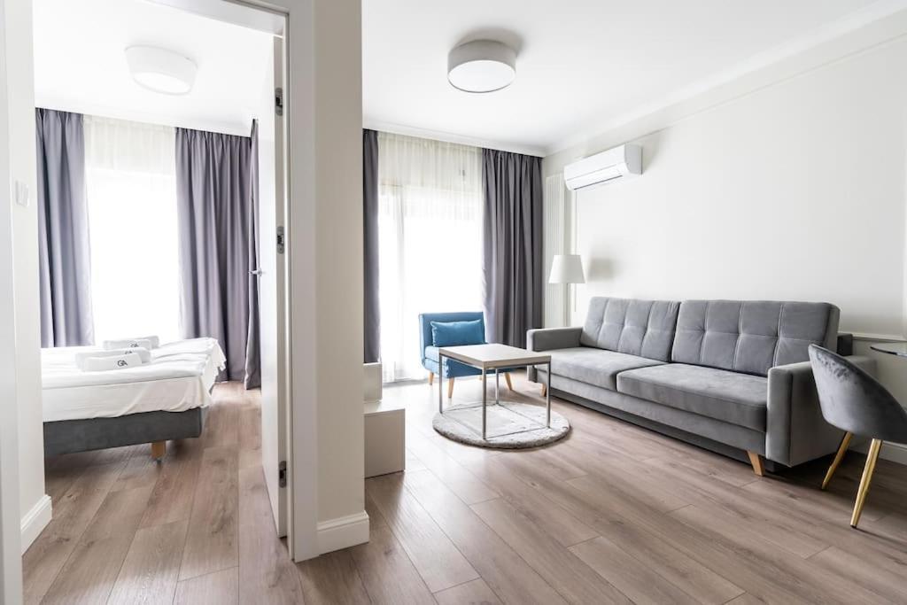Chic & Luxury Apartment By Mennica Residence Varsovie Extérieur photo