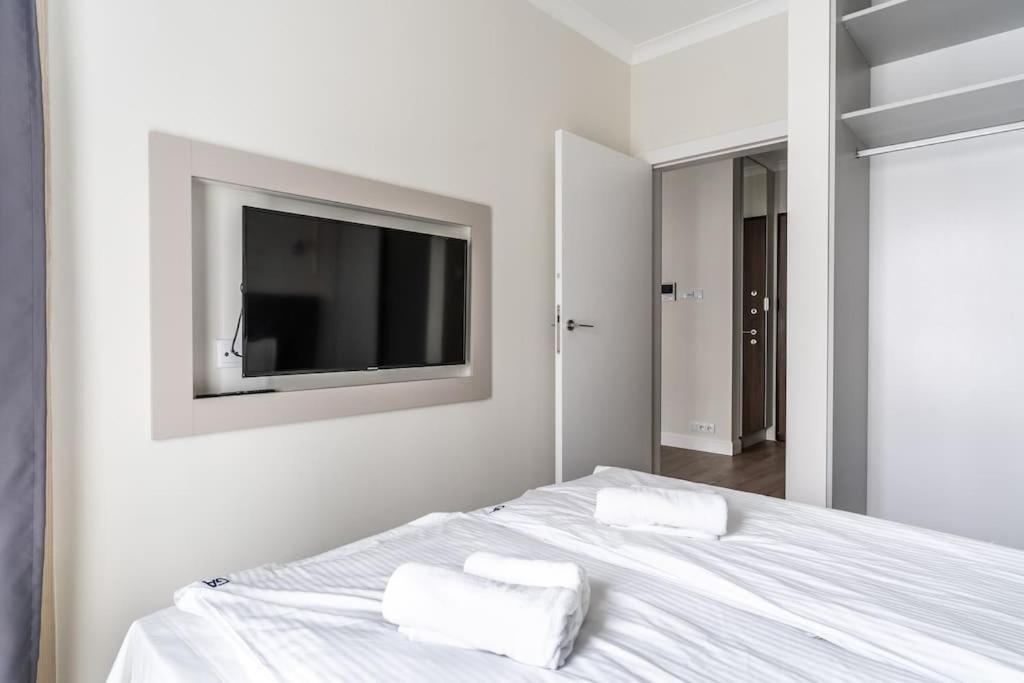 Chic & Luxury Apartment By Mennica Residence Varsovie Extérieur photo