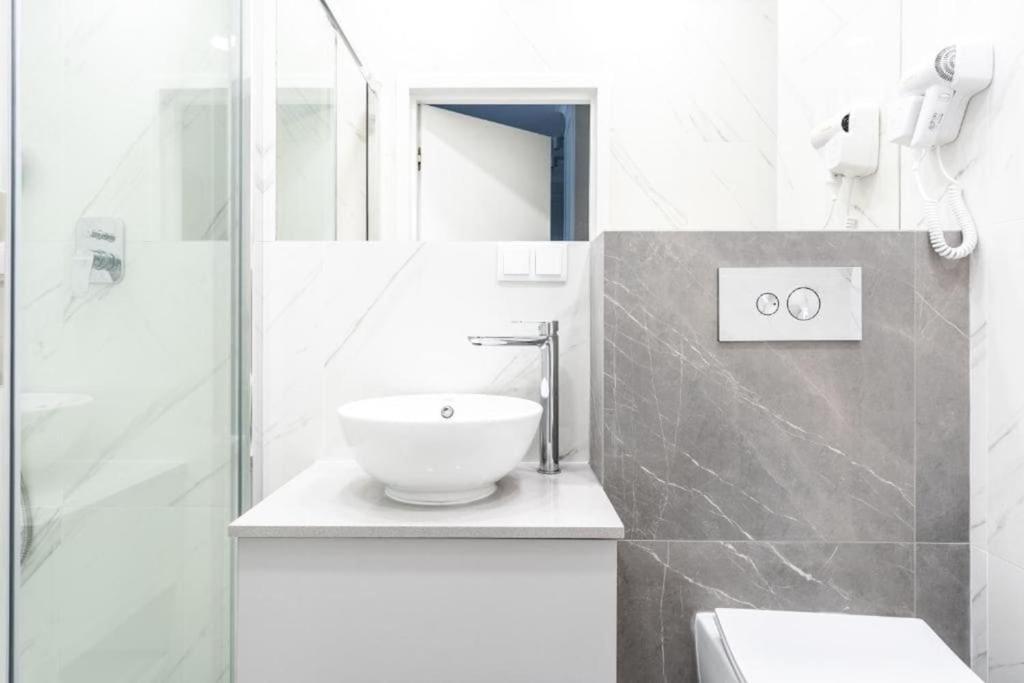 Chic & Luxury Apartment By Mennica Residence Varsovie Extérieur photo